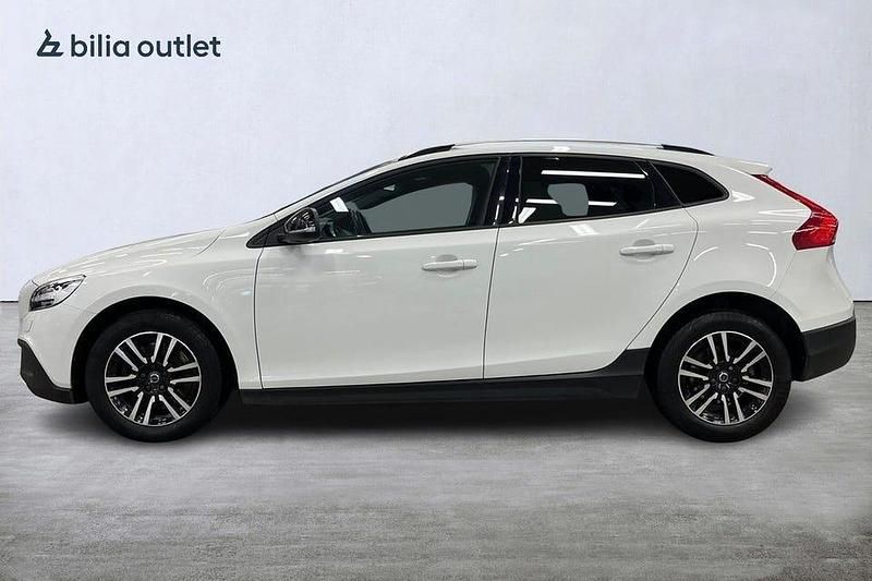 Begagnad Volvo V40 CC Momentum 120 HK (88 kW) 2018 Vit Kombi