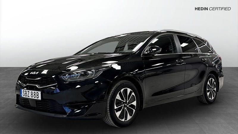 Svart Begagnad 2024 Kia Ceed Advance Halvkombi | 290 000 kr (Marknadspris) - Bild 1/4