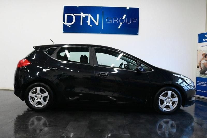 Begagnad 2013 Kia Ceed Comfort Halvkombi | 54 500 kr (Bra pris) - Bild 1/4