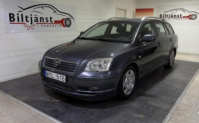 Grå Begagnad 2005 Toyota Avensis Kombi | 34 900 kr (Marknadspris) - Bild 1/4