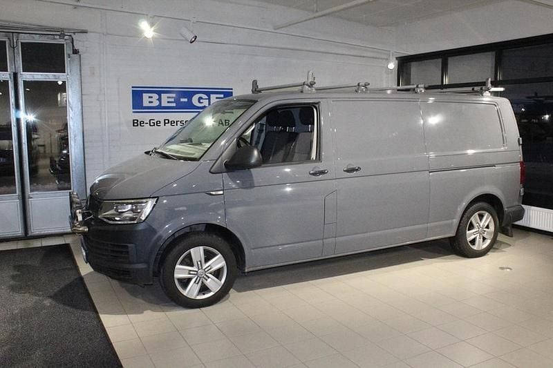 Grå Begagnad 2018 VW Transporter Van | 232 000 kr (Bra pris) - Bild 1/4