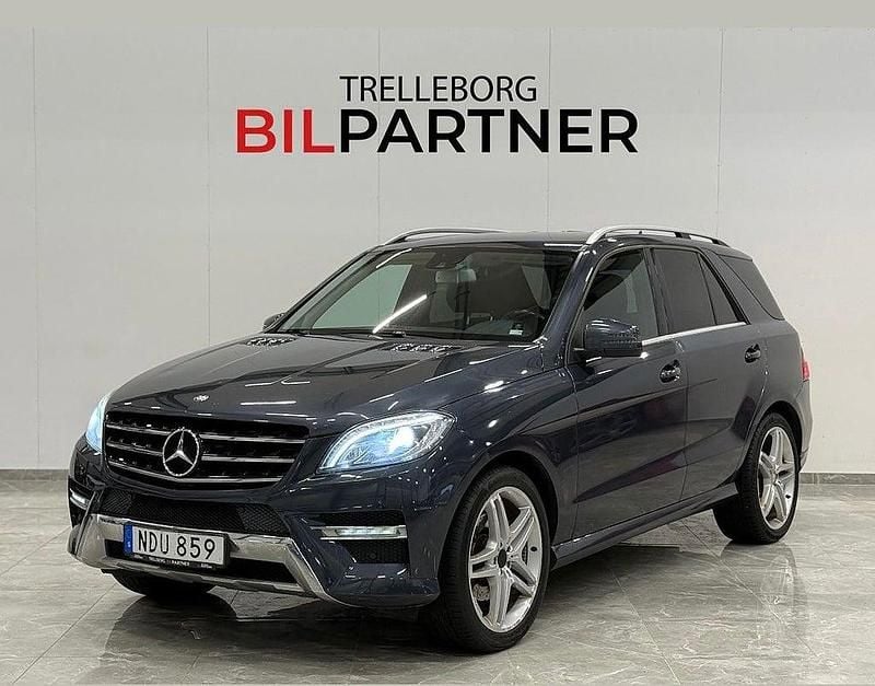 Grå Begagnad 2012 Mercedes ML350 AMG line SUV | 209 900 kr (Marknadspris) - Bild 1/4