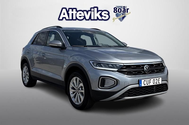 Silver Begagnad 2024 VW T-Roc SUV | 299 900 kr (Marknadspris) - Bild 1/4
