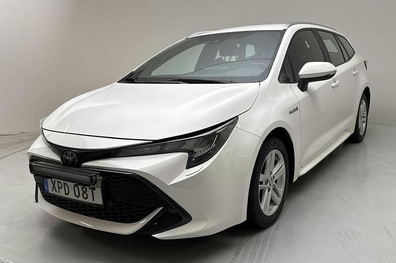 Vit Begagnad 2021 Toyota Corolla Kombi | 149 000 kr (Superpris) - Bild 1/4