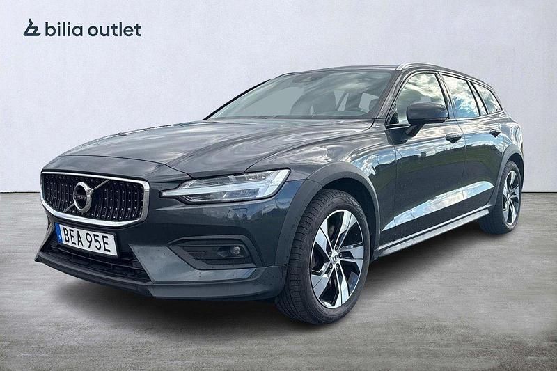 Grå Begagnad 2020 Volvo V60 CC Kombi | 249 900 kr (Marknadspris) - Bild 1/3