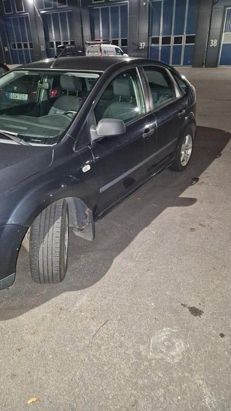 Begagnad 2006 Ford Focus Halvkombi | 11 900 kr (Bra pris) - Bild 1/1