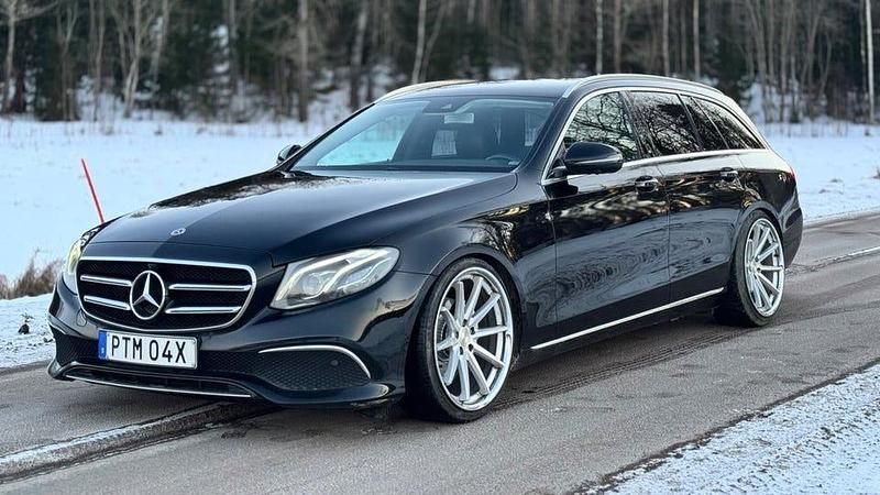 Begagnad Mercedes E220 Avantgarde 163 HK (119 kW) 2019 Svart