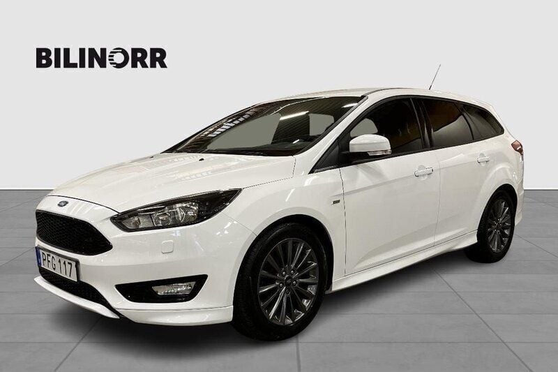 Vit Begagnad 2016 Ford Focus ST-Line Kombi | 119 900 kr (Lite dyr) - Bild 1/4