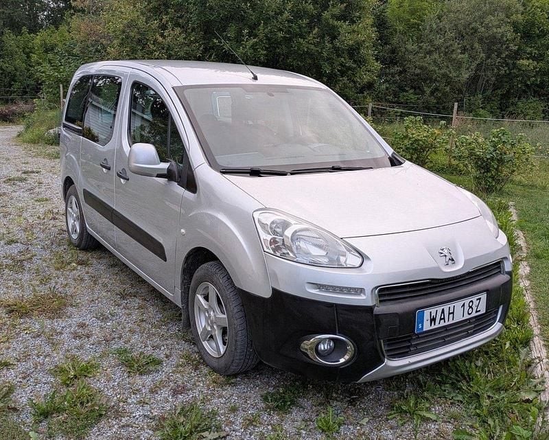 Begagnad 2013 Peugeot Partner Tepee Minibuss | 65 000 kr - Bild 1/4
