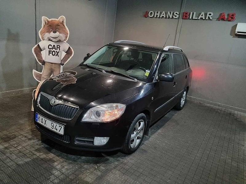 Svart Begagnad 2009 Skoda Fabia Halvkombi | 39 900 kr (Marknadspris) - Bild 1/3