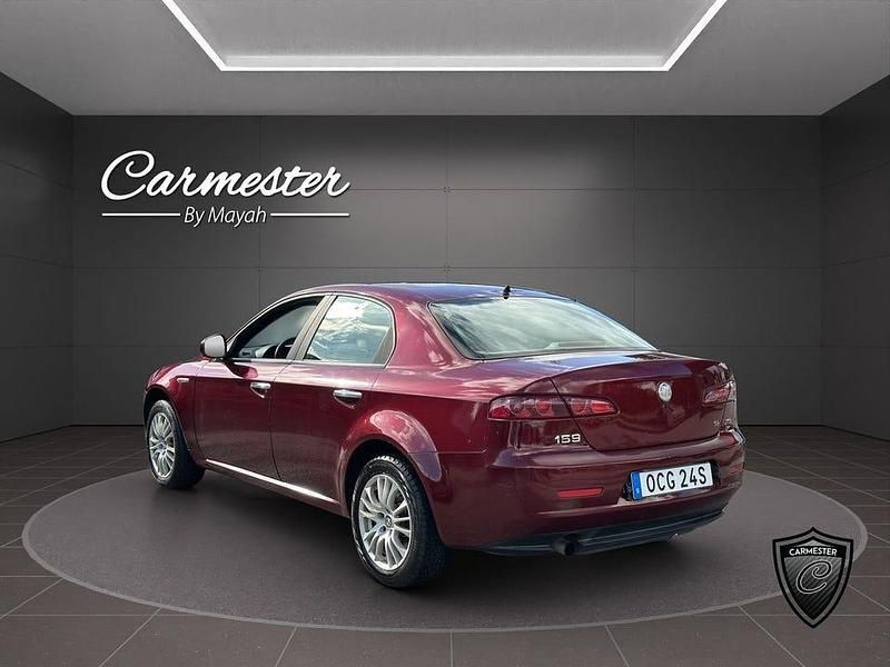 Begagnad Alfa Romeo 159 160 HK (117 kW) 2006 Mörkröd (röd) Sedan