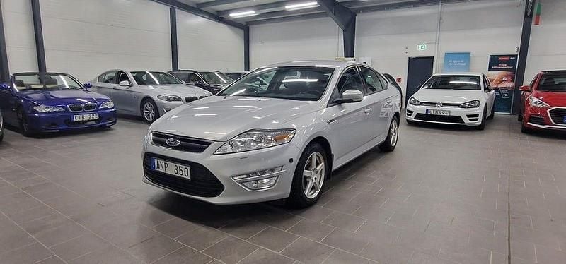 Begagnad Ford Mondeo Sport 160 HK (117 kW) 2014 Grå Sedan