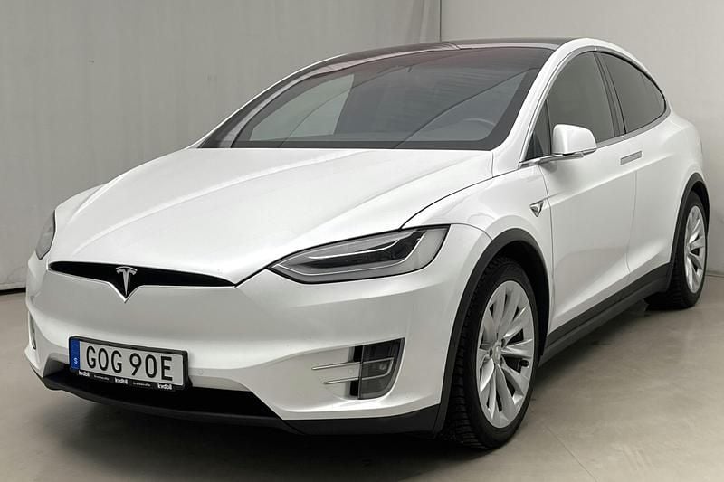 Vit Begagnad 2021 Tesla Model X Long Range AWD SUV | 439 000 kr (Superpris) - Bild 1/4