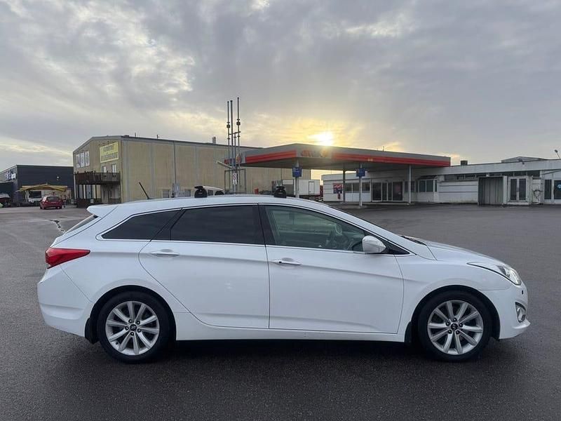 Begagnad Hyundai i40 136 HK (100 kW) 2013 Vit Kombi