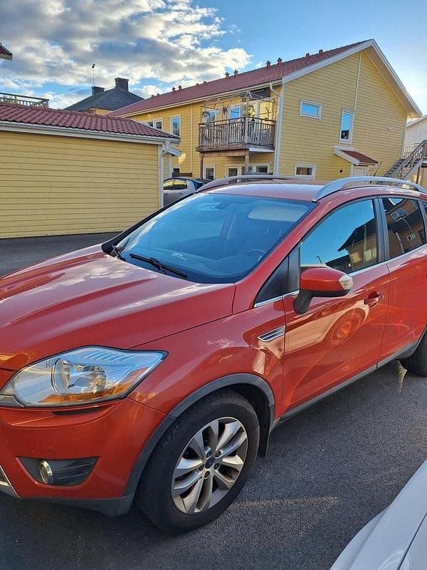 Orange Begagnad 2011 Ford Kuga Titanium SUV | 55 000 kr (Superpris) - Bild 1/4