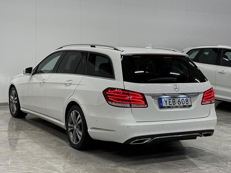 Begagnad Mercedes E220 Avantgarde 170 HK (125 kW) 2016 Vit Kombi