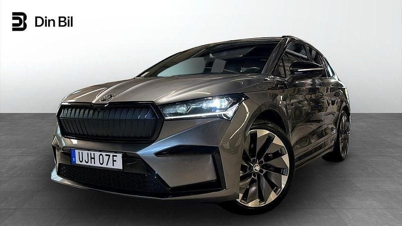 Grå (graphite grey metallic) Begagnad 2022 Skoda Enyaq iV SportLine SUV | 409 900 kr (Marknadspris) - Bild 1/4