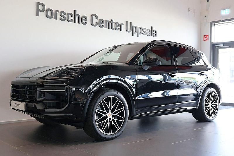 Svart Ny 2025 Porsche Cayenne SUV | 1 325 000 kr - Bild 1/4