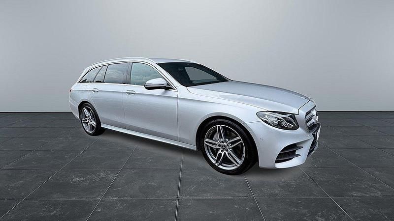 Begagnad Mercedes E220 AMG line 195 HK (143 kW) 2019 Silver Kombi