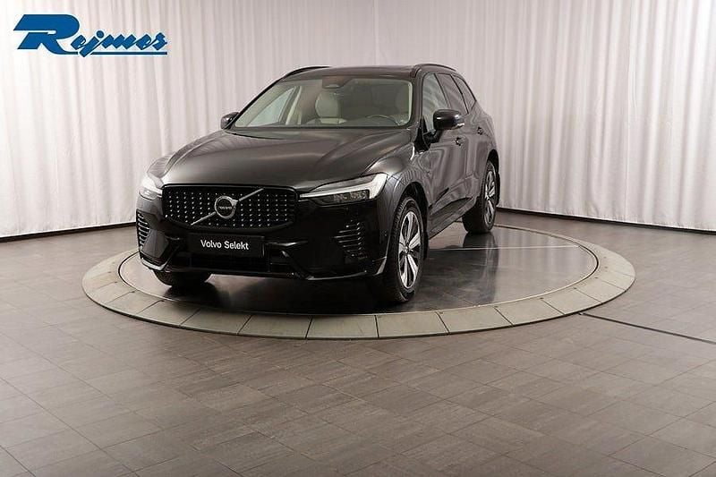 Svart Begagnad 2023 Volvo XC60 Plus SUV | 499 900 kr (Marknadspris) - Bild 1/4