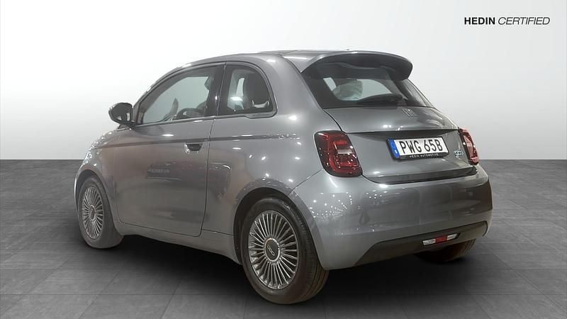 Grå Begagnad 2022 Fiat 500e Icon Halvkombi | 199 900 kr (Marknadspris) - Bild 1/4