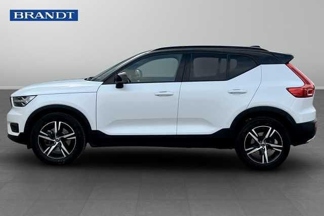 Begagnad Volvo XC40 R-Design 192 HK (141 kW) 2019 Vit SUV