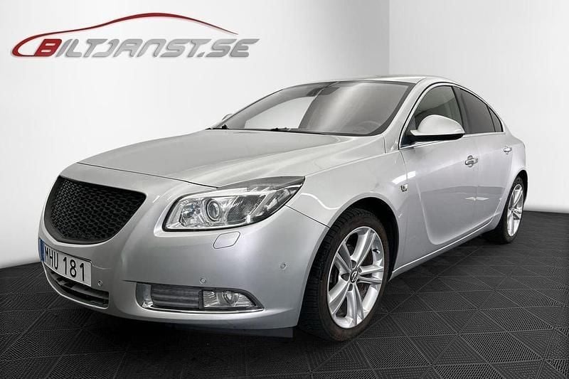 Grå Begagnad 2012 Opel Insignia OPC Halvkombi | 88 900 kr (Marknadspris) - Bild 1/4