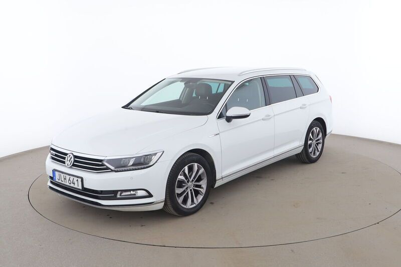 Vit Begagnad 2016 VW Passat Executive Kombi | 182 000 kr (Bra pris) - Bild 1/4