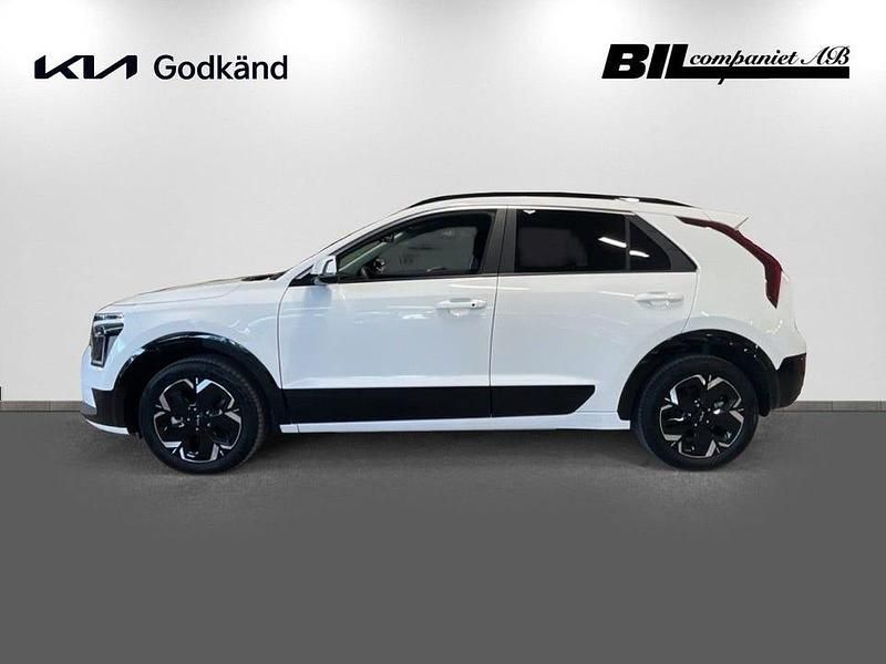 Begagnad Kia Niro Advance 150 kW (204 HK) 2023 Vit SUV