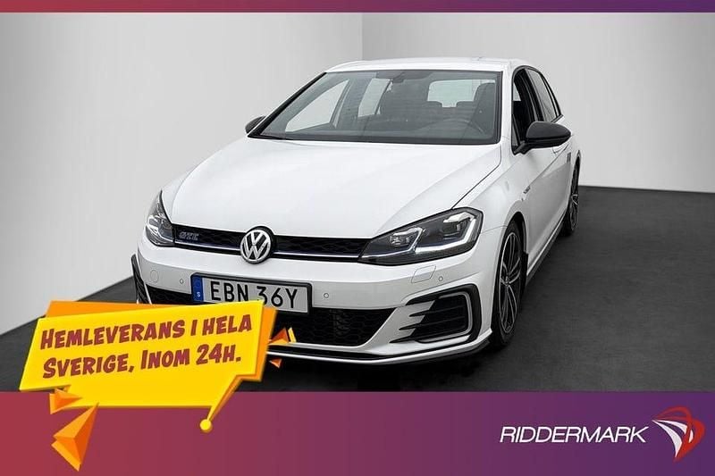 Begagnad VW Golf VIII GTE 204 HK (150 kW) 2020 Vit Halvkombi