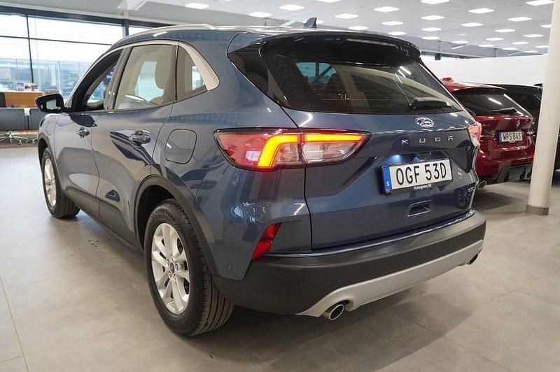 Begagnad Ford Kuga Titanium 224 HK (164 kW) 2021 Blå SUV