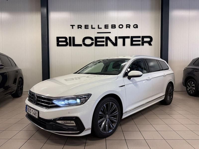 Vit Begagnad 2020 VW Passat GT Kombi | 209 900 kr (Marknadspris) - Bild 1/4