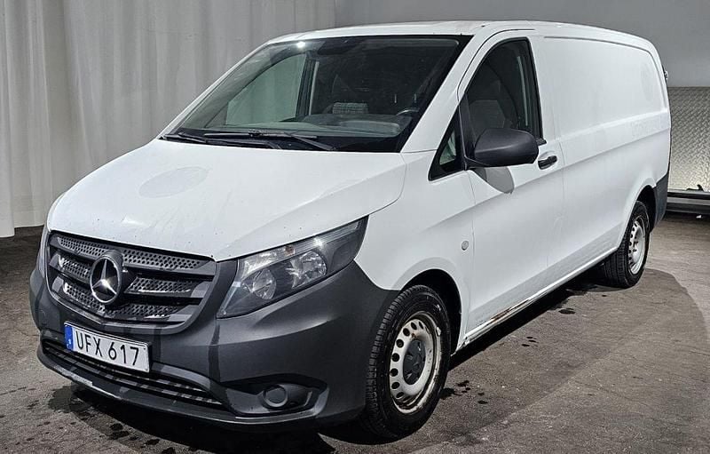 Vit Begagnad 2019 Mercedes Vito Minibuss | 99 000 kr (Superpris) - Bild 1/4