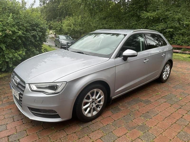 Begagnad 2015 Audi A3 Ambition Kombi | 109 900 kr (Marknadspris) - Bild 1/4