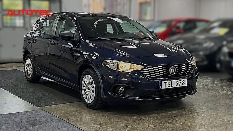 Begagnad Fiat Tipo 120 HK (88 kW) 2017 Blå Sedan