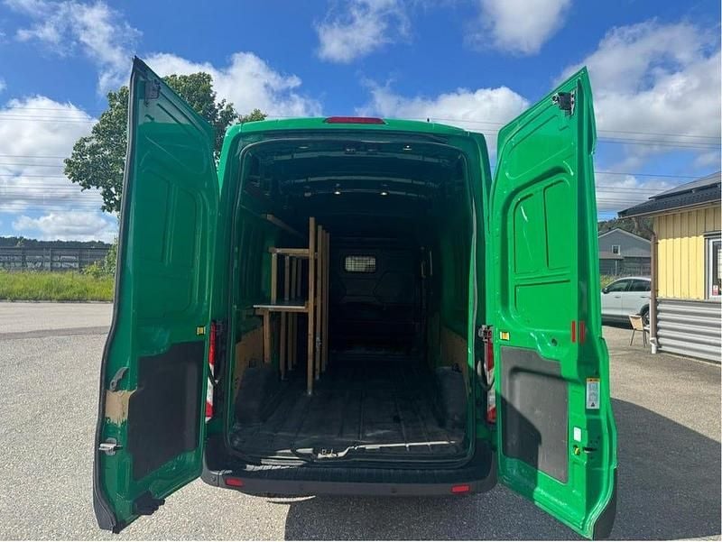 Begagnad Ford Transit 131 HK (96 kW) 2018 Grön Van
