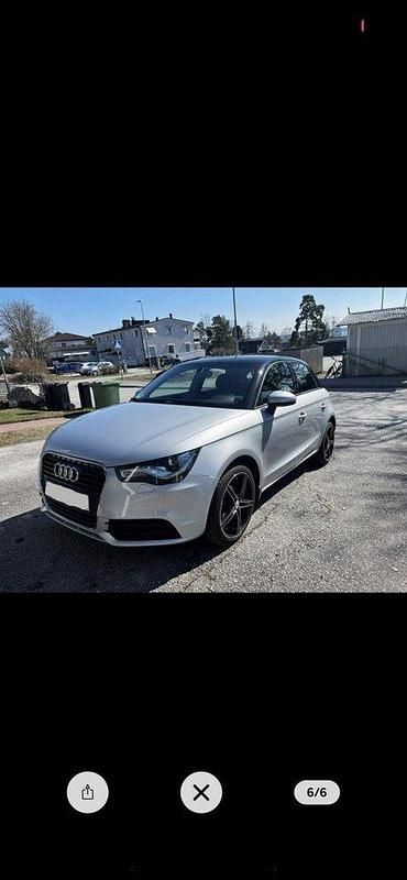Silver Begagnad 2013 Audi A1 Sportback Sport Halvkombi | 87 000 kr (Marknadspris) - Bild 1/4