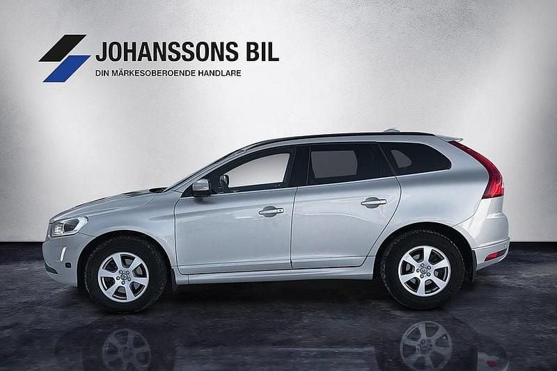 Begagnad Volvo XC60 Momentum 190 HK (139 kW) 2017 Brun SUV