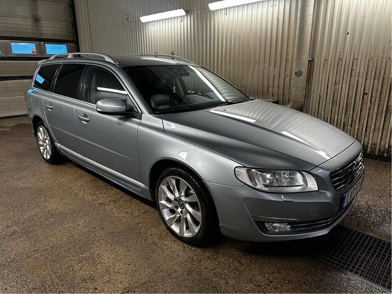 Silver Begagnad 2016 Volvo V70 Standard Kombi | 165 000 kr (Lite dyr) - Bild 1/4