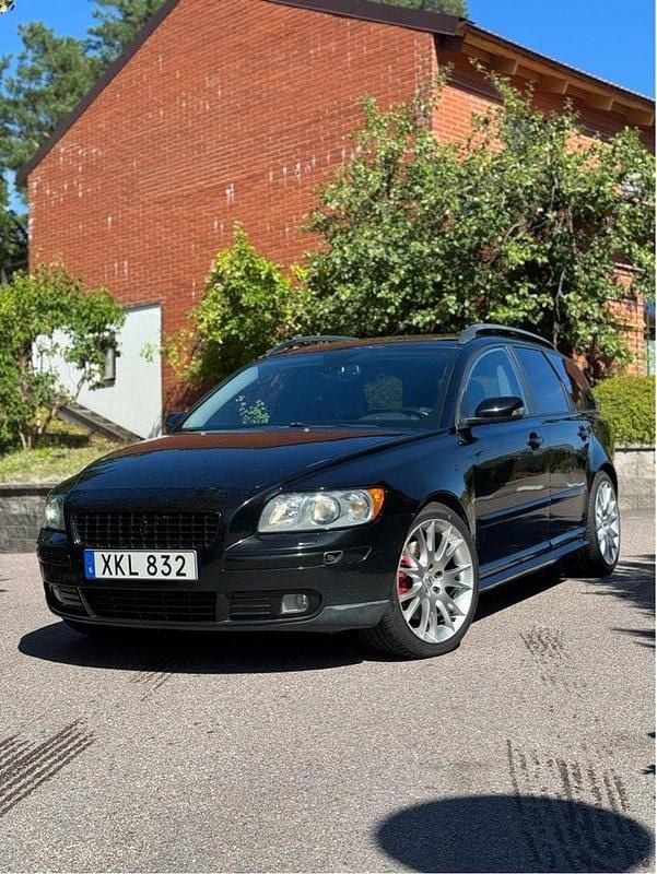 Svart Begagnad 2006 Volvo V50 Summum Kombi | 27 000 kr - Bild 1/4