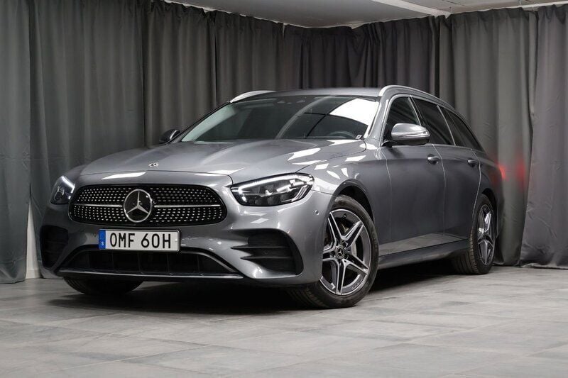 Grå Begagnad 2023 Mercedes E220 AMG line Kombi | 459 000 kr (Marknadspris) - Bild 1/4