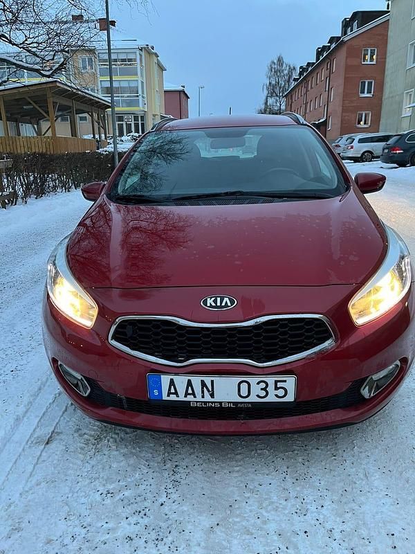 Begagnad 2014 Kia Ceed Sportswagon Kombi | 62 999 kr (Marknadspris) - Bild 1/4