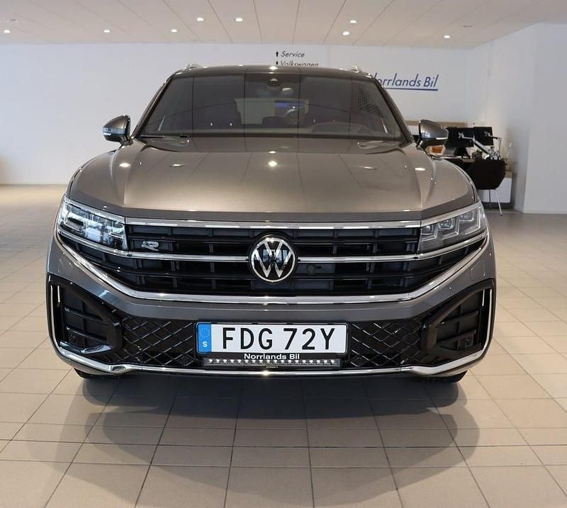 Begagnad VW Touareg 286 HK (210 kW) 2025 Silicon grey metallic SUV