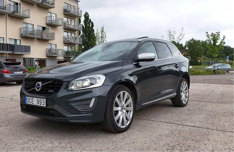 Grå Begagnad 2014 Volvo XC60 Momentum SUV | 185 000 kr (Marknadspris) - Bild 1/4