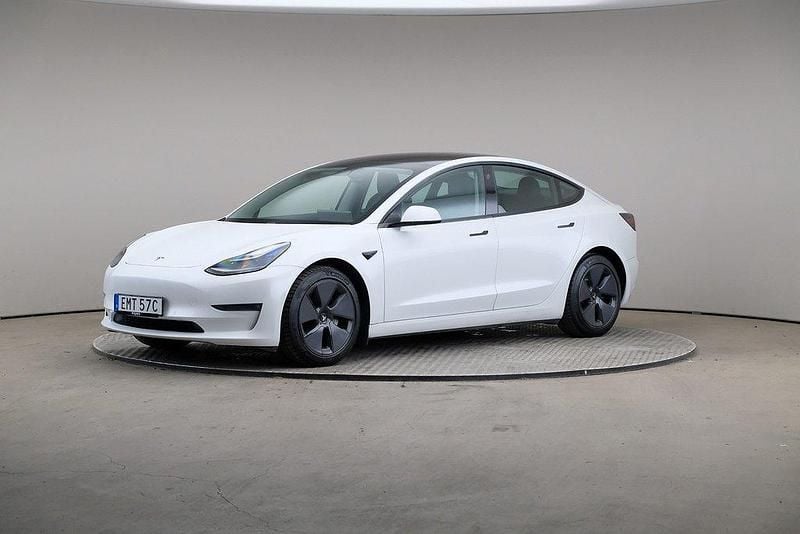 Vit Begagnad 2021 Tesla Model 3 Long Range AWD Sedan | 325 000 kr (Marknadspris) - Bild 1/4