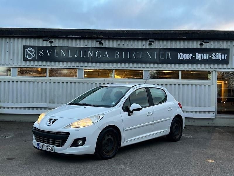 Vit Begagnad 2011 Peugeot 207 | 29 900 kr (Bra pris) - Bild 1/4