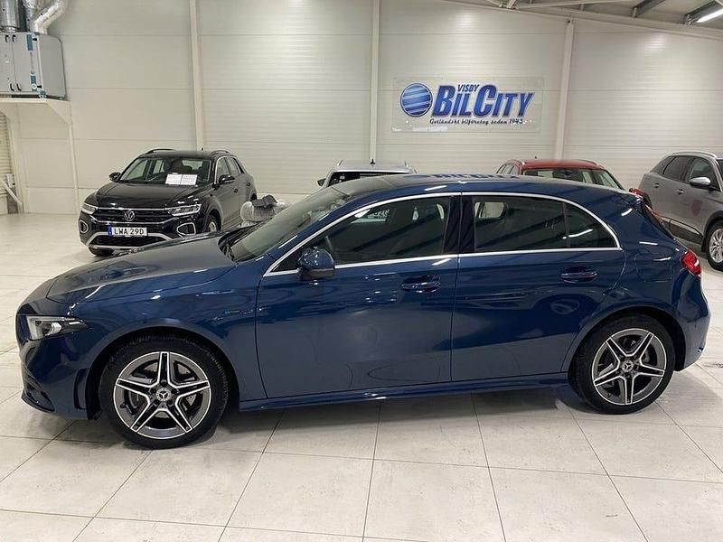 Begagnad Mercedes A250 220 HK (161 kW) 2021 Blå