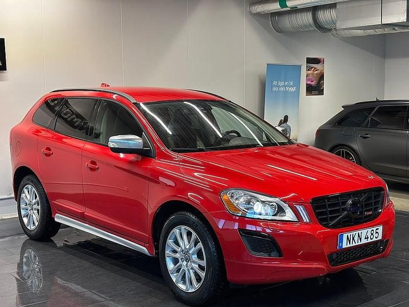 Begagnad Volvo XC60 R-Design 205 HK (150 kW) 2010 Röd SUV