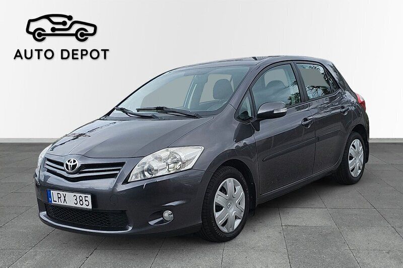 Mörkgrå Begagnad 2011 Toyota Auris Plus Halvkombi | 79 900 kr (Marknadspris) - Bild 1/4