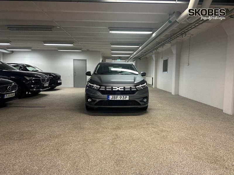 Begagnad Dacia Sandero Expression 91 HK (66 kW) 2025 Grå Halvkombi